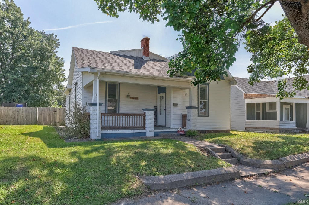 Photo of 1020 S Seminary Street, Princeton, IN 47670 (MLS # 202635583)