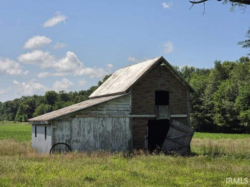 Photo of 9477 W 300 N, Winamac, IN 46996 (MLS # 202631482)