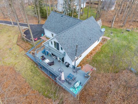 Tiny photo for 175 Lane 101 Lake Minifenokee, Fremont, IN 46737 (MLS # 202608520)
