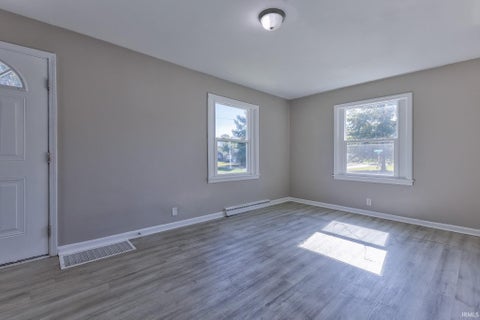 Tiny photo for 1015 S Alvord Boulevard, Evansville, IN 47714 (MLS # 202643772)