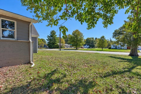 Tiny photo for 1015 S Alvord Boulevard, Evansville, IN 47714 (MLS # 202643772)