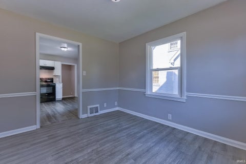 Tiny photo for 1015 S Alvord Boulevard, Evansville, IN 47714 (MLS # 202643772)