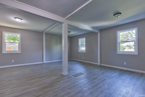 Tiny photo for 1015 S Alvord Boulevard, Evansville, IN 47714 (MLS # 202643772)