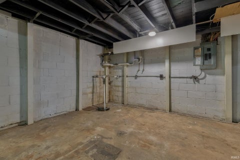 Tiny photo for 1015 S Alvord Boulevard, Evansville, IN 47714 (MLS # 202643772)