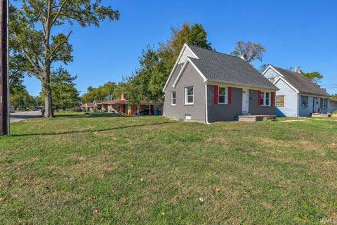 Tiny photo for 1015 S Alvord Boulevard, Evansville, IN 47714 (MLS # 202643772)