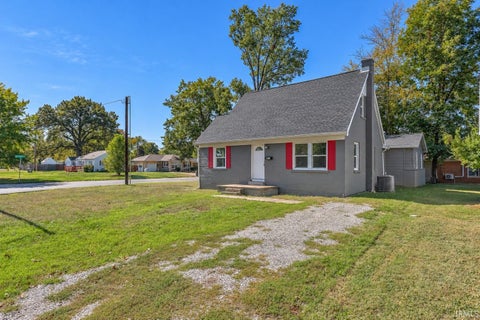 Tiny photo for 1015 S Alvord Boulevard, Evansville, IN 47714 (MLS # 202643772)