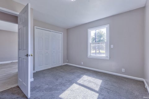 Tiny photo for 1015 S Alvord Boulevard, Evansville, IN 47714 (MLS # 202643772)