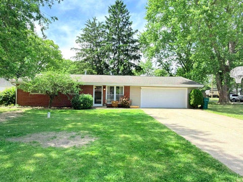 Photo of 54621 County Road 1 Road, Elkhart, IN 46514 (MLS # 202620838)