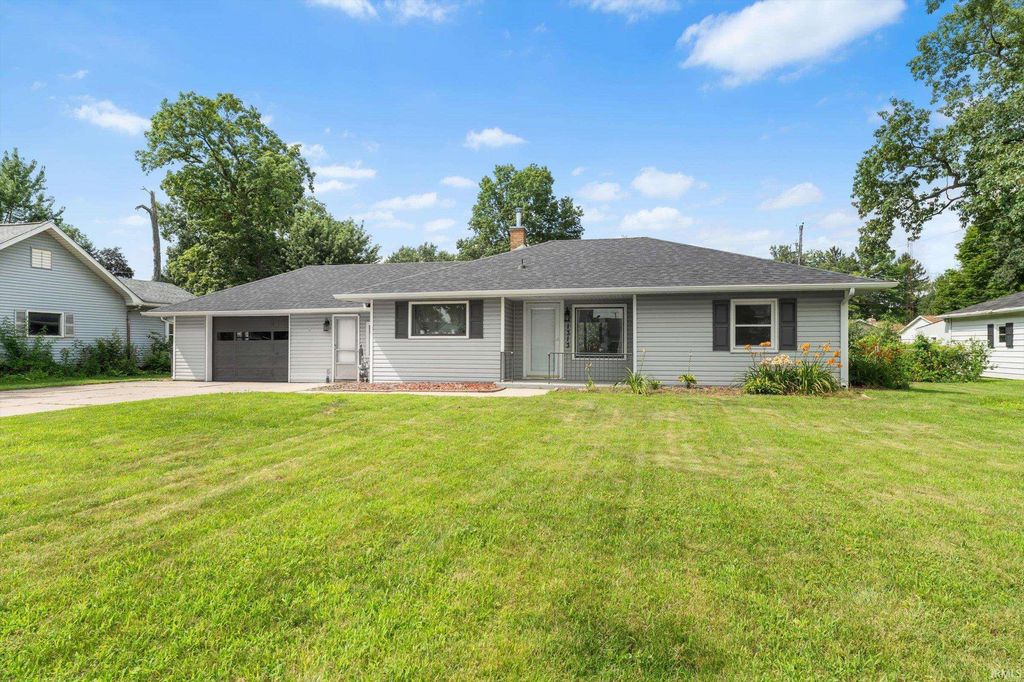 Photo of 1313 E Douglas Street, Goshen, IN 46528 (MLS # 202627861)