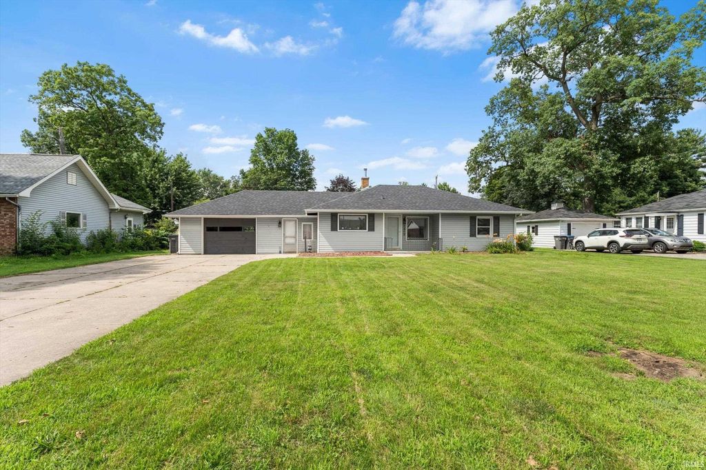 Photo of 1313 E Douglas Street, Goshen, IN 46528 (MLS # 202627861)