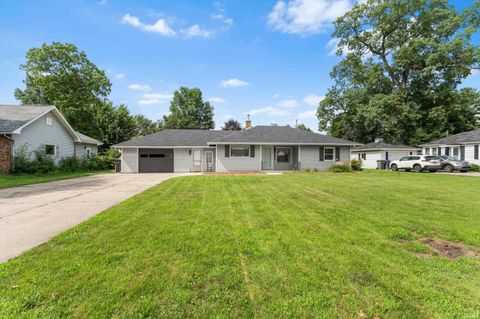 Photo of 1313 E Douglas Street, Goshen, IN 46528 (MLS # 202627861)