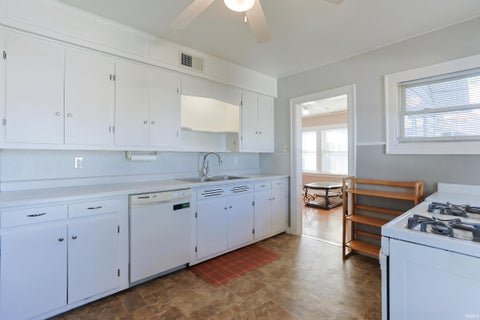 Tiny photo for 119 River Avenue, Mishawaka, IN 46544 (MLS # 202642712)