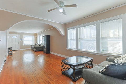 Tiny photo for 119 River Avenue, Mishawaka, IN 46544 (MLS # 202642712)