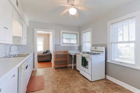 Tiny photo for 119 River Avenue, Mishawaka, IN 46544 (MLS # 202642712)