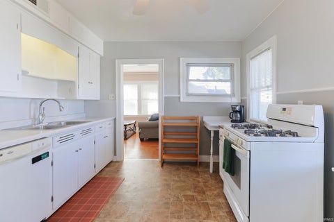 Tiny photo for 119 River Avenue, Mishawaka, IN 46544 (MLS # 202642712)