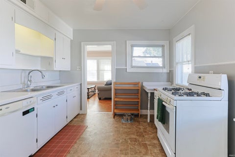 Tiny photo for 119 River Avenue, Mishawaka, IN 46544 (MLS # 202642712)