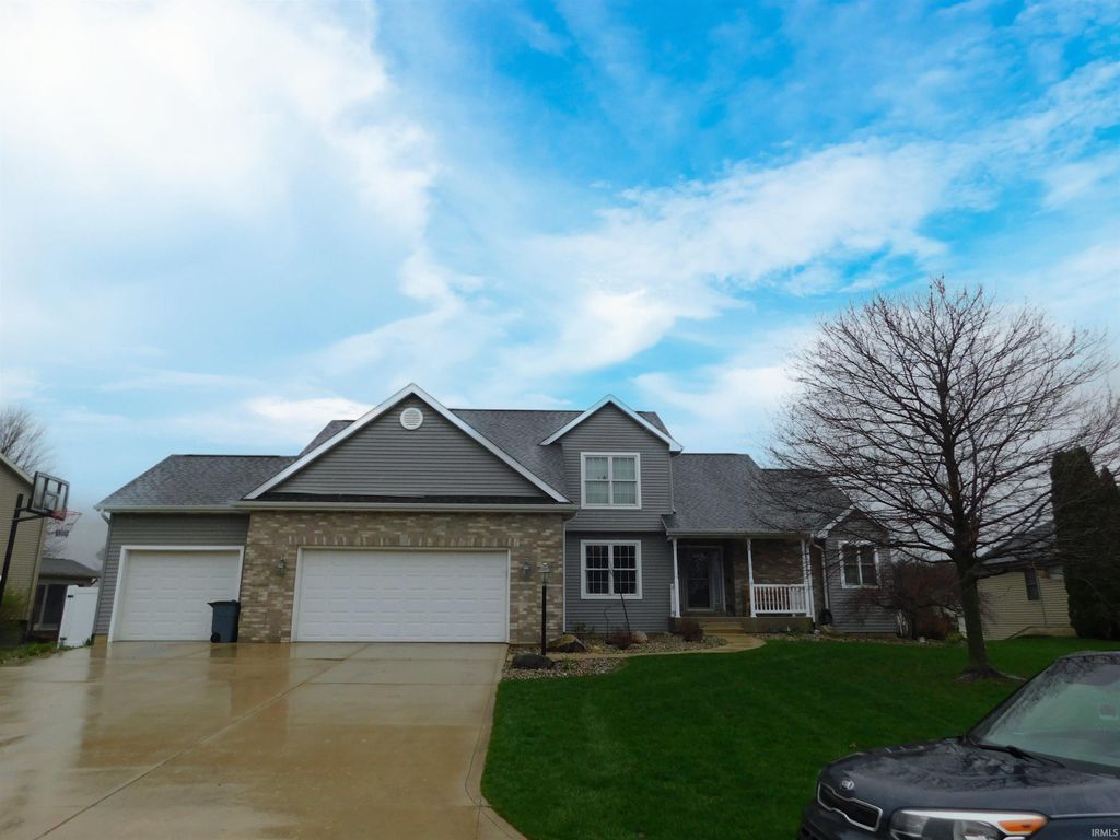 Photo of 10062 Heather Brooke Drives, Osceola, IN 46561 (MLS # 202611536)