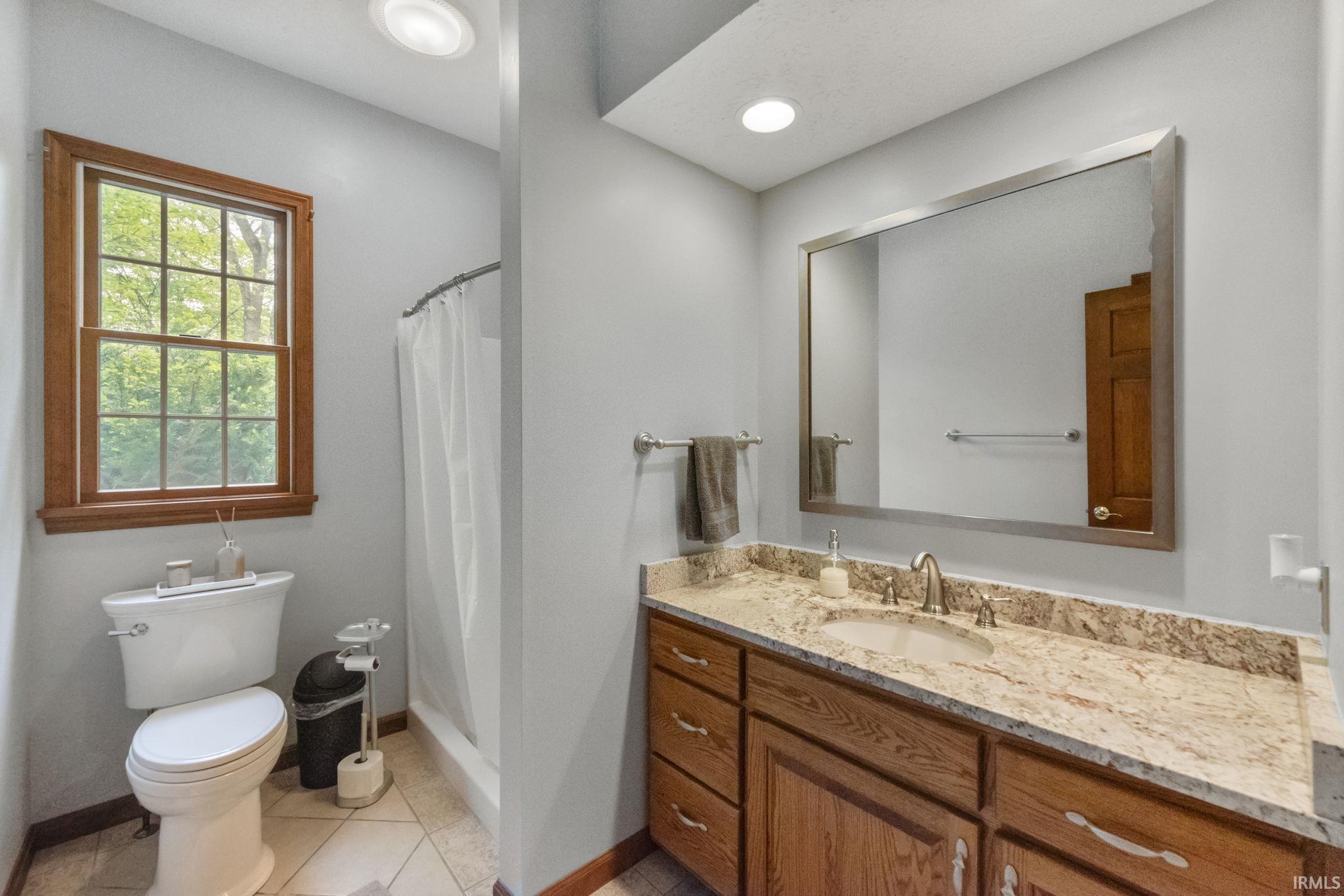 Lafayette, Indiana 47909, United States, 3 Bedrooms Bedrooms, ,3 BathroomsBathrooms,Residential,Pending,128066