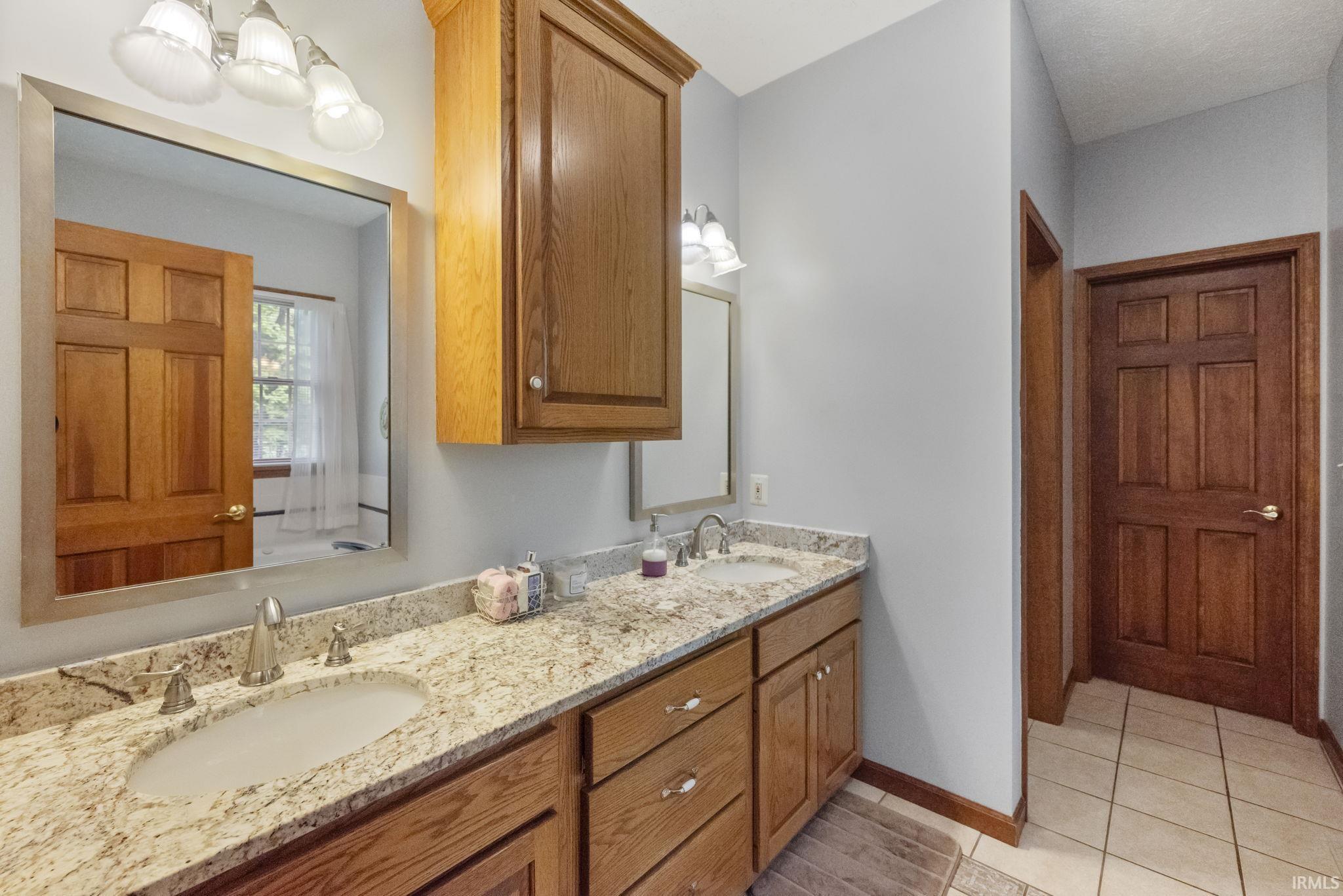 Lafayette, Indiana 47909, United States, 3 Bedrooms Bedrooms, ,3 BathroomsBathrooms,Residential,Pending,128066