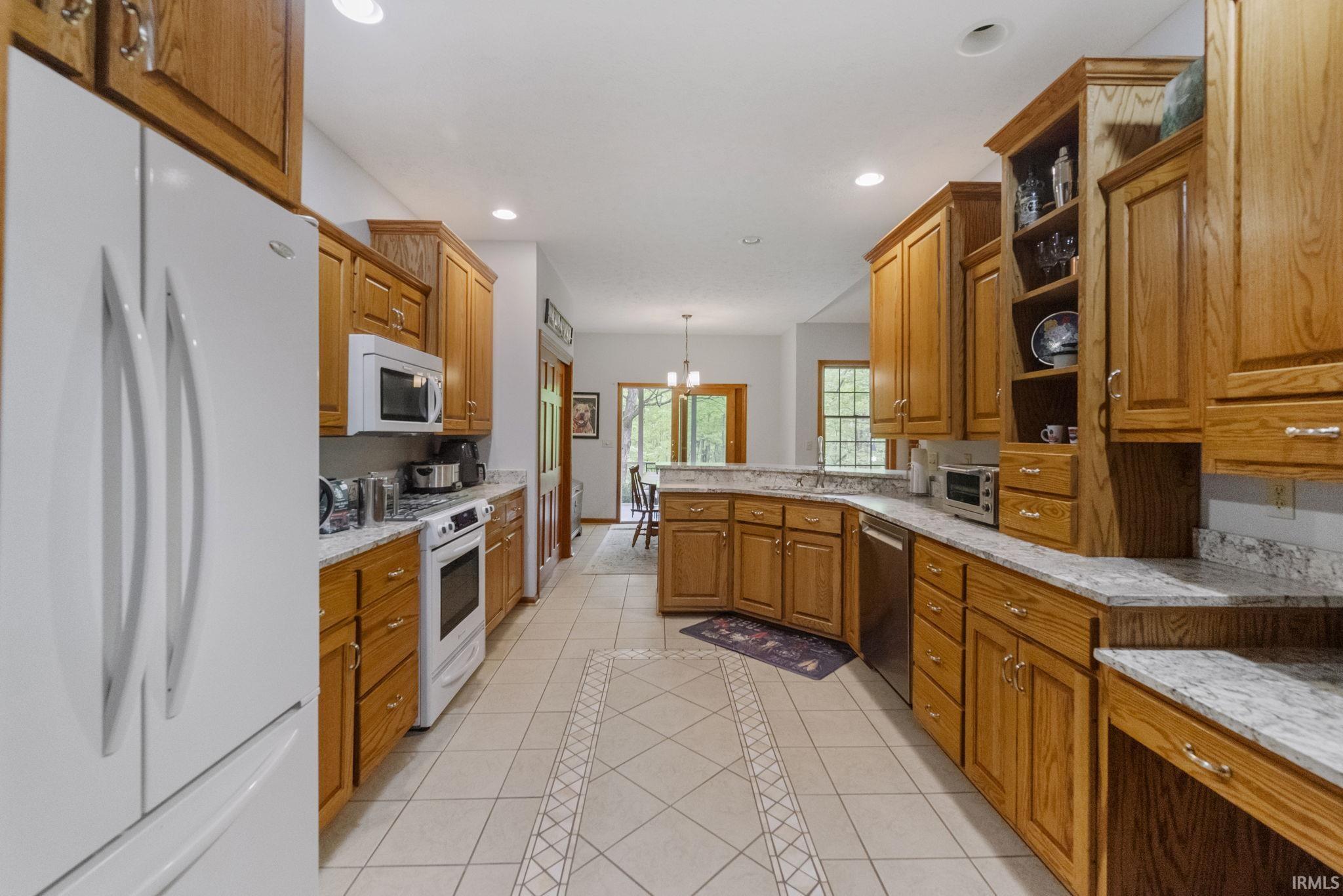 Lafayette, Indiana 47909, United States, 3 Bedrooms Bedrooms, ,3 BathroomsBathrooms,Residential,Pending,128066