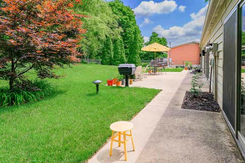 Tiny photo for 325 E Clover Lane, Bloomington, IN 47408 (MLS # 202623174)