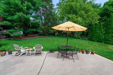 Tiny photo for 325 E Clover Lane, Bloomington, IN 47408 (MLS # 202623174)