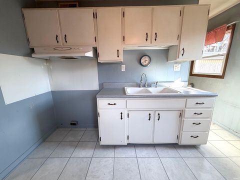 Tiny photo for 1915 W Murden Street, Kokomo, IN 46901 (MLS # 202604807)