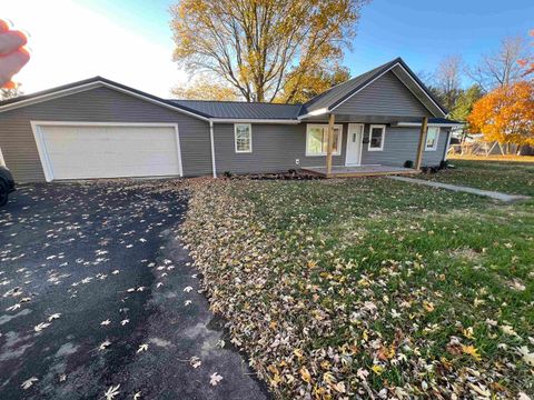 Tiny photo for 2417 N Calumet Street, Kokomo, IN 46901 (MLS # 202545302)