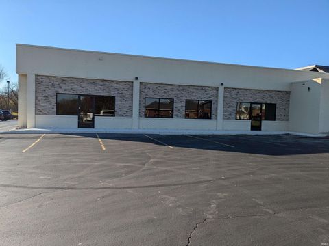 Photo of 2405 W Jefferson Road #A, Kokomo, IN 46901 (MLS # 202444047) Photo of 2405 W Jefferson Road #A, Kokomo, IN 46901 (MLS # 202444047)