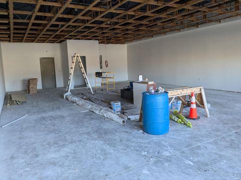 Tiny photo for 2405 W Jefferson Road #A, Kokomo, IN 46901 (MLS # 202444047)