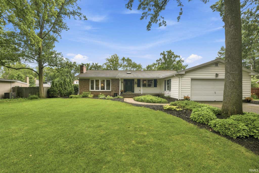 Photo of 157 Ivy Hill Drive, West Lafayette, IN 47906 (MLS # 202626932)