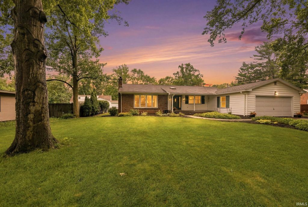 Photo of 157 Ivy Hill Drive, West Lafayette, IN 47906 (MLS # 202626932)