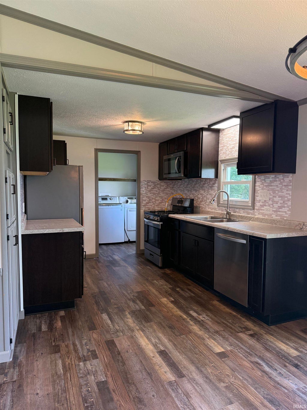 Photo of 387 E Perry Rd Road, Ligonier, IN 46767 (MLS # 202639366)