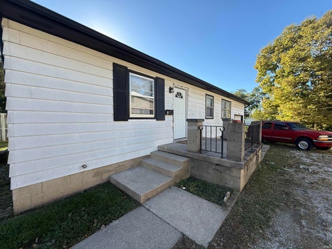 Tiny photo for 425 Riverview Street, Logansport, IN 46947 (MLS # 202643256)