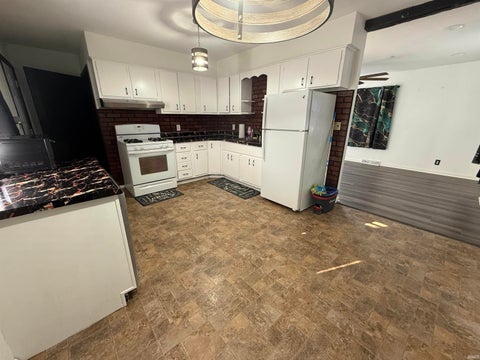 Tiny photo for 425 Riverview Street, Logansport, IN 46947 (MLS # 202643256)