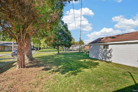 Tiny photo for 1211 S Evans Avenue, Evansville, IN 47713 (MLS # 202643820)