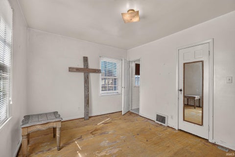 Tiny photo for 1211 S Evans Avenue, Evansville, IN 47713 (MLS # 202643820)
