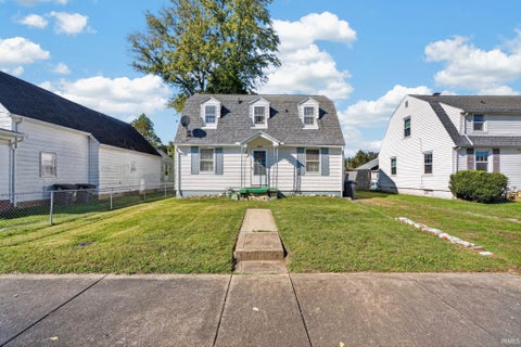 Tiny photo for 1211 S Evans Avenue, Evansville, IN 47713 (MLS # 202643820)