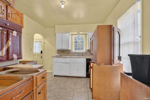 Tiny photo for 1211 S Evans Avenue, Evansville, IN 47713 (MLS # 202643820)