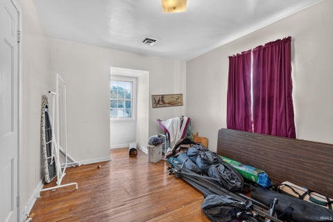 Tiny photo for 1211 S Evans Avenue, Evansville, IN 47713 (MLS # 202643820)