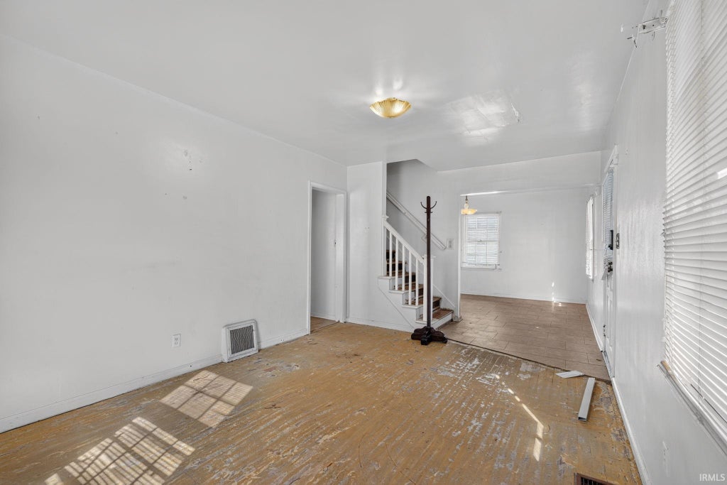 Photo of 1211 S Evans Avenue, Evansville, IN 47713 (MLS # 202643820)