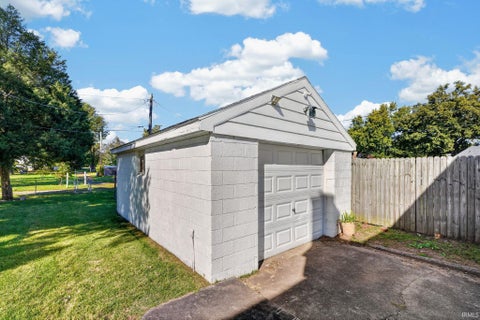 Tiny photo for 1211 S Evans Avenue, Evansville, IN 47713 (MLS # 202643820)