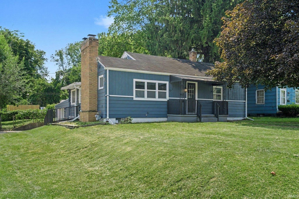 Photo of 1802 W Ewing Avenue, South Bend, IN 46613 (MLS # 202632043)