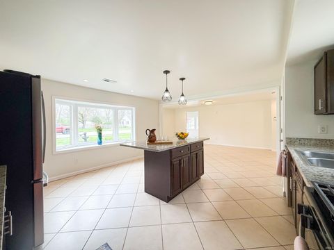 Tiny photo for 1719 Maplehurst Avenue, Mishawaka, IN 46545 (MLS # 202614387)