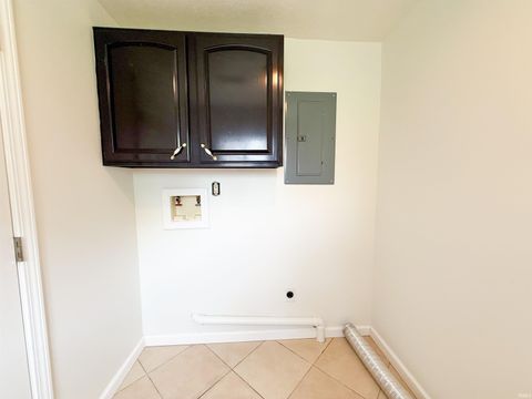 Tiny photo for 1719 Maplehurst Avenue, Mishawaka, IN 46545 (MLS # 202614387)