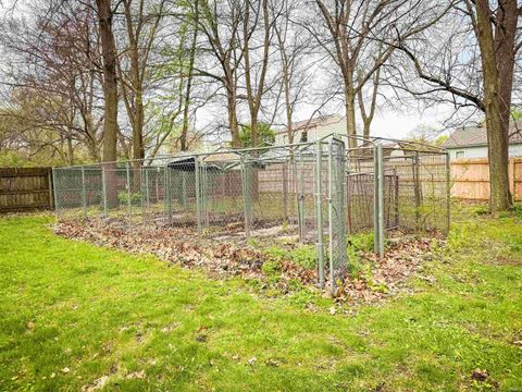 Tiny photo for 1719 Maplehurst Avenue, Mishawaka, IN 46545 (MLS # 202614387)