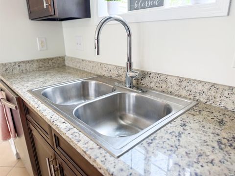 Tiny photo for 1719 Maplehurst Avenue, Mishawaka, IN 46545 (MLS # 202614387)