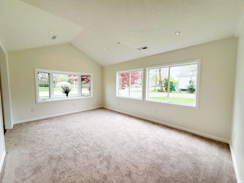 Tiny photo for 1719 Maplehurst Avenue, Mishawaka, IN 46545 (MLS # 202614387)