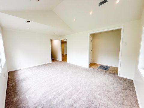 Tiny photo for 1719 Maplehurst Avenue, Mishawaka, IN 46545 (MLS # 202614387)