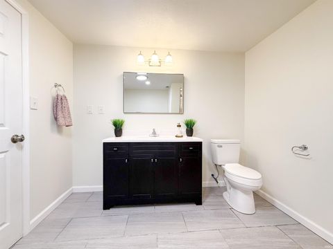 Tiny photo for 1719 Maplehurst Avenue, Mishawaka, IN 46545 (MLS # 202614387)